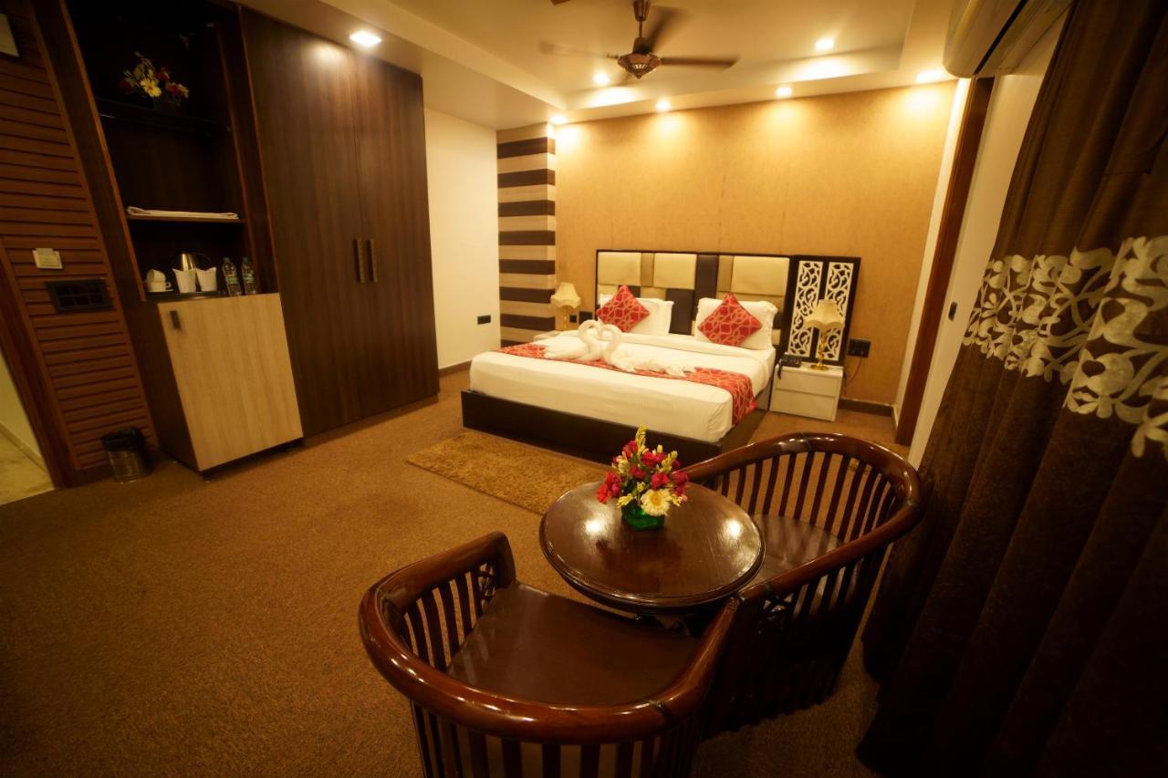 Hotel Palazzo Inn New Delhi Exterior photo