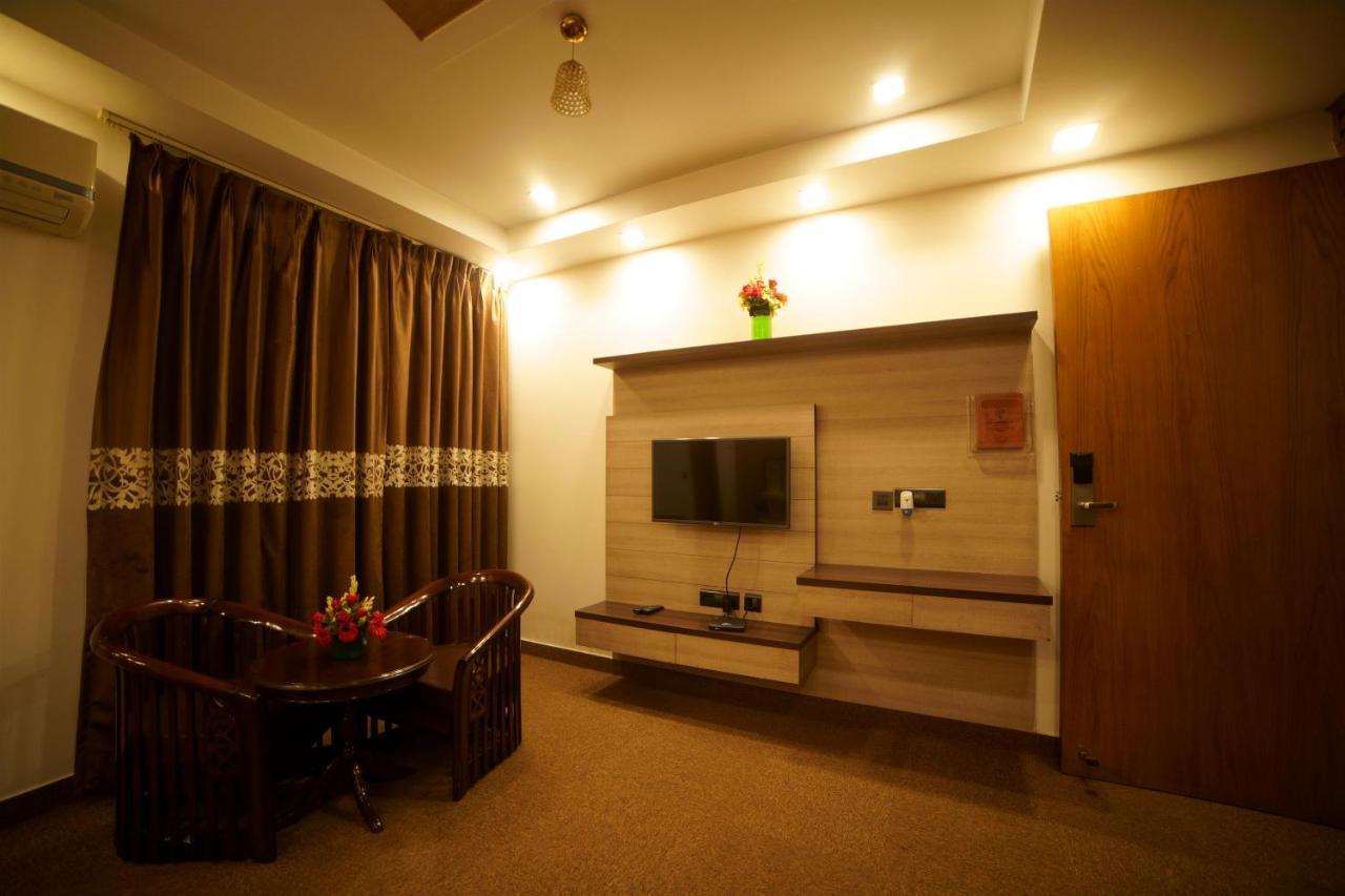 Hotel Palazzo Inn New Delhi Exterior photo